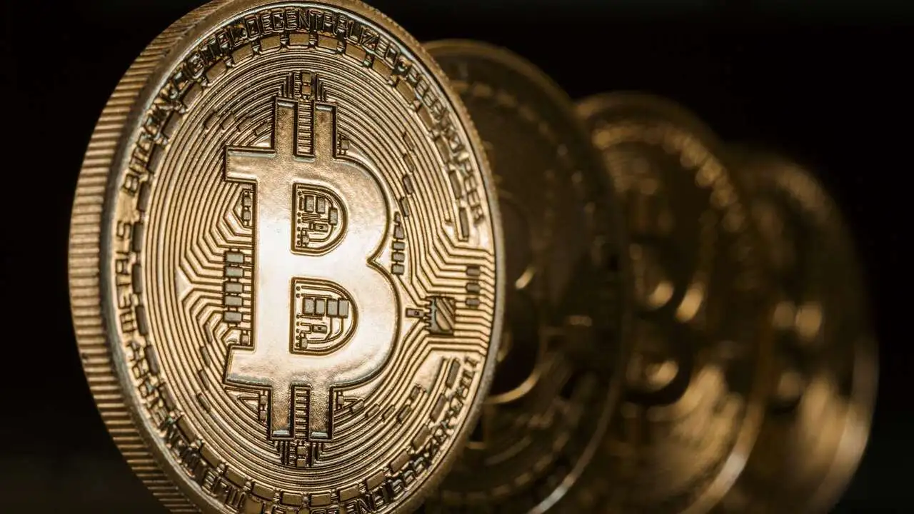Bitcoin resumed its upward trend