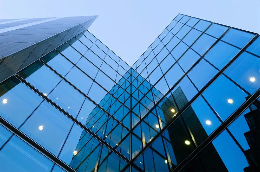 مزایای استفاده از شیشه در طراحی ساختمان