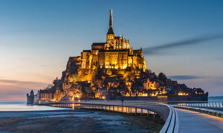 18مورد از بهترین مکان های گردشگری در فرانسه