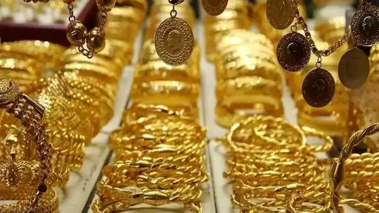 ادامه روند کاهشی قیمت طلا و سکه در بازار ایران